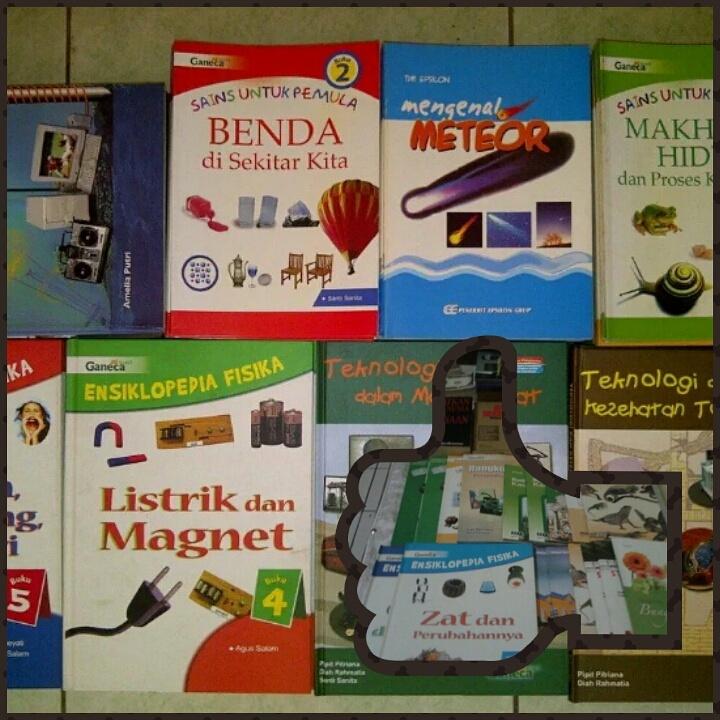UnpadToday's tweet photo. Daftar harga:
-buku: 25.000/3pcs
-beras: 10.000/kg
-kursi goyang: 5.000/pcs
-buku pramuda: 10.000/pcs
08562143435 http://t.co/43NUzPwJ9M