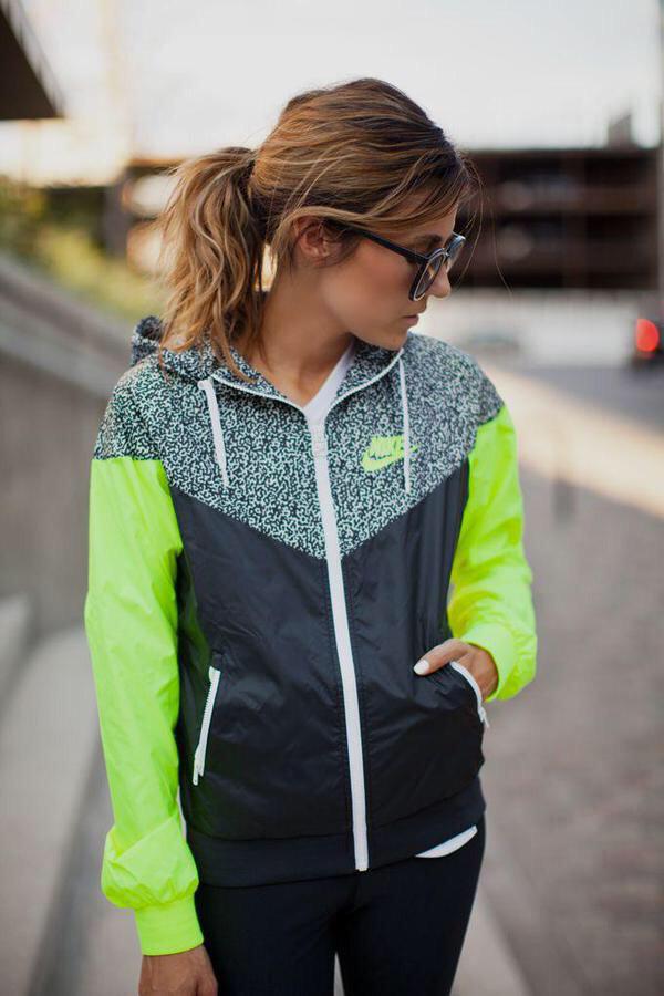 BurningPounds's tweet photo. Need that jacket 💚 http://t.co/nT0F9ZaCy1