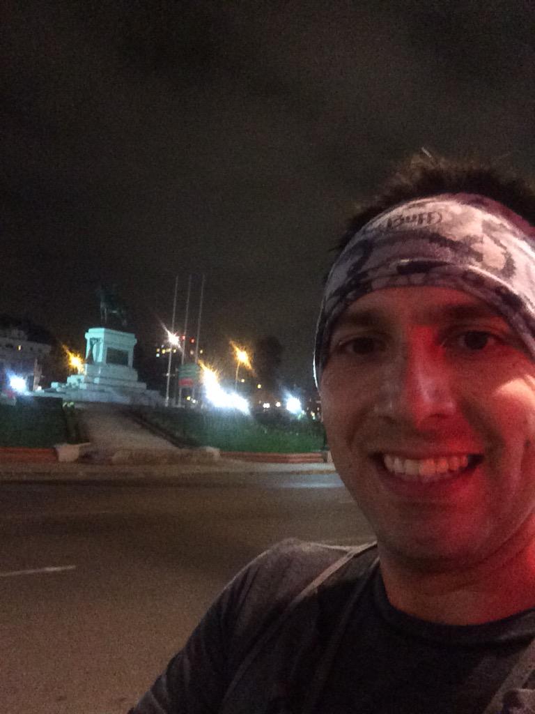 corremos's tweet photo. Muy buen entreno #postpega Y tu? Aprovechas de irte del trabajo a la casa corriendo? #ahorrateelmetro http://t.co/FIxANOEdBc