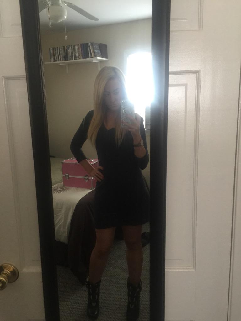 AsylumBlonde's tweet image. #bringbackfall #xs #dontjudge