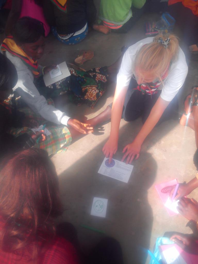 GOLDMalawi2015's tweet photo. Learning about WAGGGS and the world badge on camp at Senga Bay #GOLD2015 @Girlguiding @wagggs_world @Chief_Guide http://t.co/EqOyd8lK8b