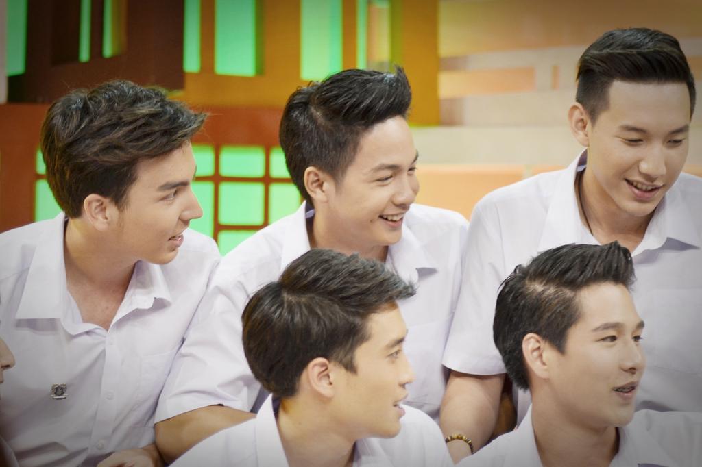 kitgangg's tweet photo. 😊 ฉดไฉ สไตร์ เด็กเกรียนๆ 😊 #GPAสถาบันพันธุ์แสบ #GPAtheseries #ทีมกิต #KiTNATAKiT http://t.co/uFzD59zX9h