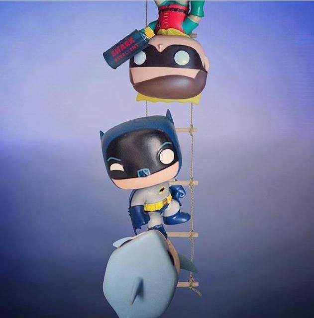 Juan R. Alvarez on X: “Pasame el Bati-Repelente para tiburones