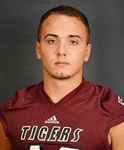 Football_Hornet's tweet photo. S/O to @garrison_trevor @CvilleTigersFB one of only 2 frosh LB's to pass the fitness test. #gettinreps #ahornetfirst http://t.co/RODGZe2I4g