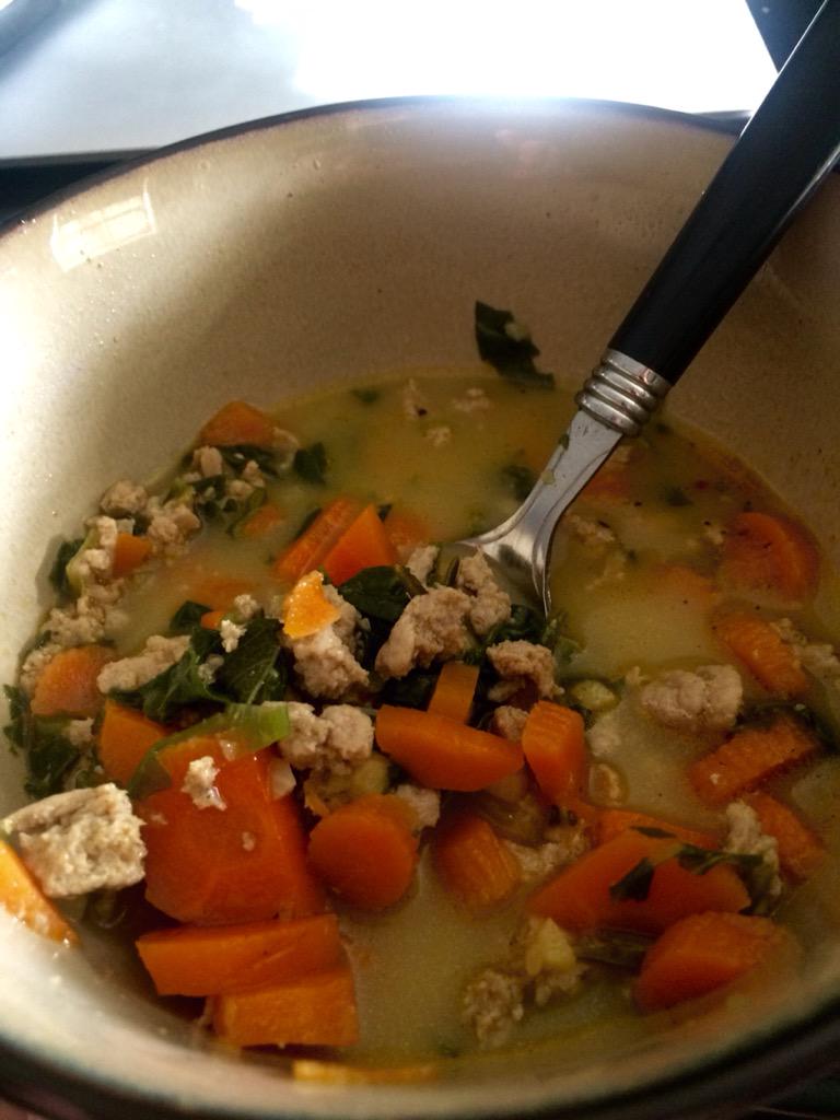 chaantes's tweet photo. Eat some soup n' take a poop #healthydigestionzerofrustration http://t.co/RWK7QKvPHx