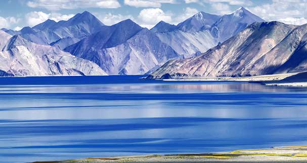 enciktravel's tweet photo. Pernah tengok filem 3 Idiots?
Inilah dia lokasi penggambaran filem tersebut di Ladakh, India. http://t.co/uVsDrXuhet