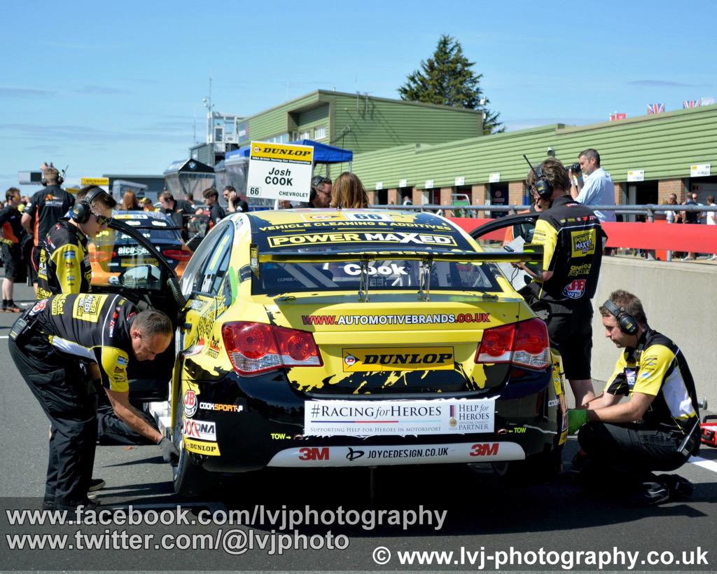 lvjphoto's tweet photo. A couple from the grid @SnettertonMSV @DunlopBTCC @gordonshedden @cooksport @EurotechRacing @AdamMorgan33 http://t.co/f6hKV3s3Q7