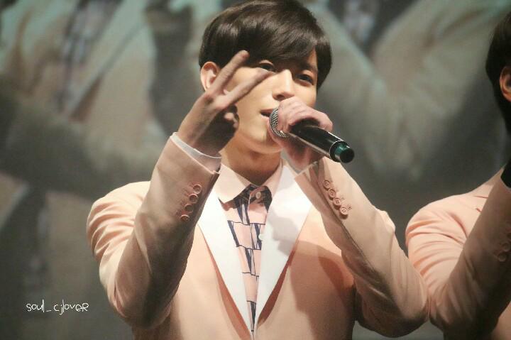 PurpleMisLove's tweet photo. #이홍빈 #LEO in the States
#KCON15 #빅스 #VIXX
GOOD SHOTS ! 😉👍
cr.logo http://t.co/GjT2rx2L7L