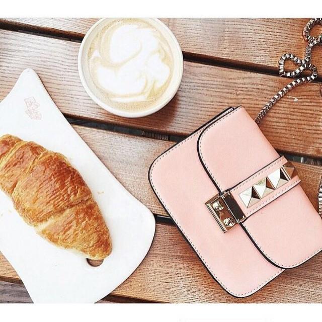 MaisonValentino's tweet image. All you need to get you going. Coffee, croissant and a #Lockbag image by @luxurypinkshades ift.tt/1HDFjvY