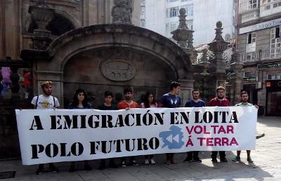 NosDiario's tweet photo. [POLÍTICA] A mocidade emigrada defende unha candidatura galega http://t.co/GmszJIuiZi /cc @VoltaraTerra http://t.co/2HngtK936a