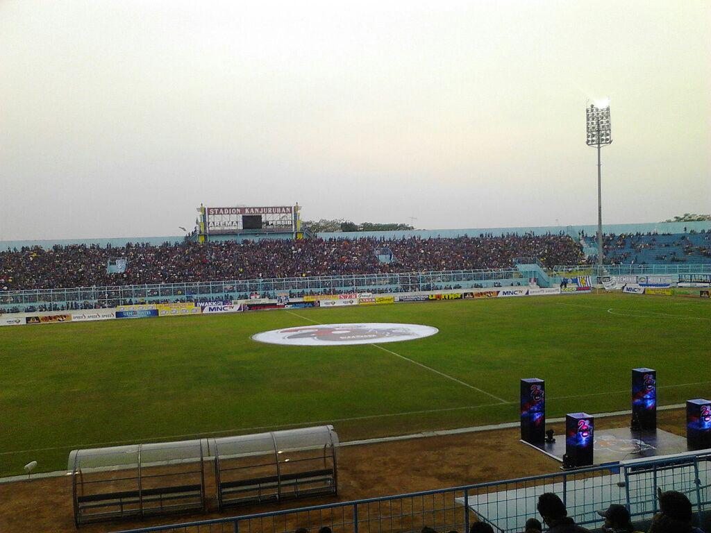 Tribun skor wess membiru, Sam! #arema28nuhat #eksi28ersama