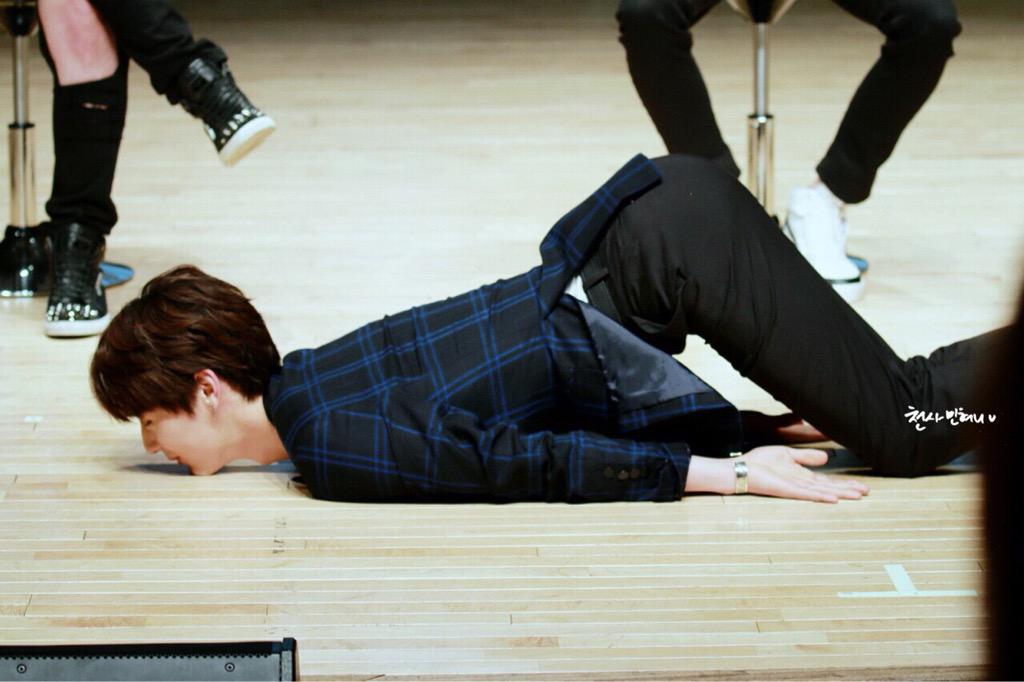 ㅋㅋㅋㅋㅋㅋㅋㅋㅋㅋㅋㅋㅋㅋ
황덩이🙈🍑🍑🍑🍑🍑
#귀여워 #뉴이스트 #민현 
#nuest #minhyun 
#엉덩이 #옵티마스황덩이 
<a href="/NUESTNEWS/">뉴이스트(NU’EST)</a>