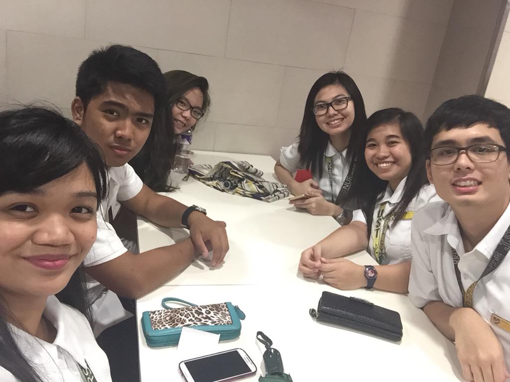 kimmyrotoni's tweet photo. "3ternity" lunch today with the fam at dominos pizza 🍕🍕 @jemmyneutron @__siieve @mariaanabanana @CHOPSUEYY_ #Diegs http://t.co/oCL5RmZLKW
