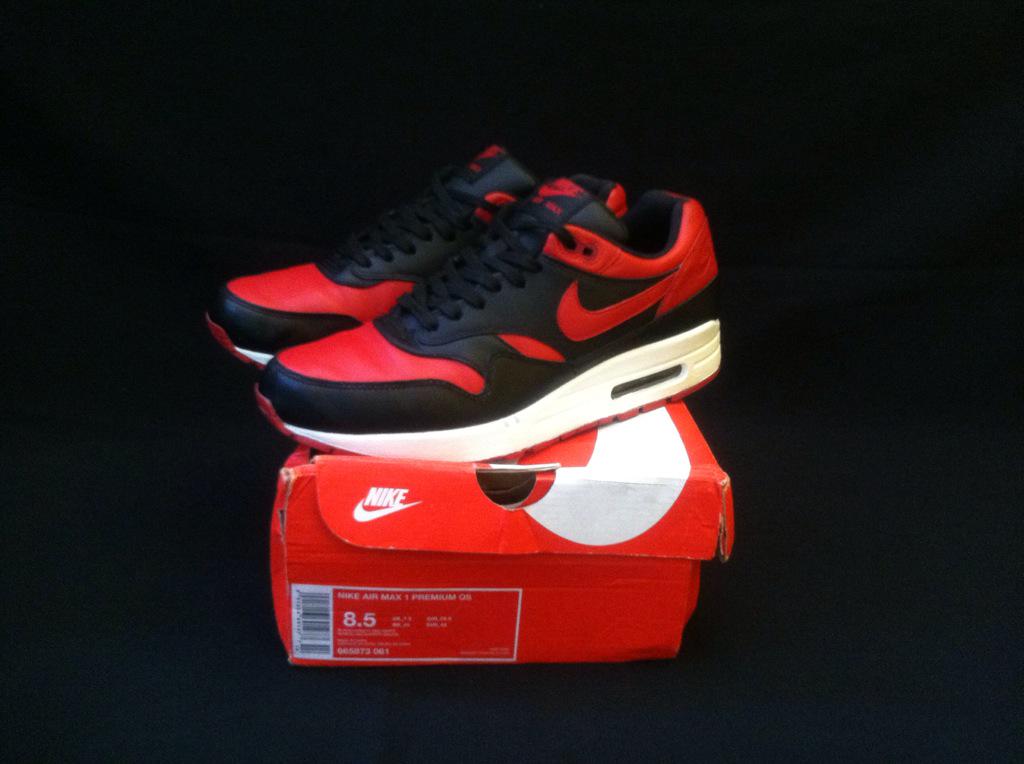 Am 1Bred
Vnds(komplit)
8.5US
3000K
085741966706
<a href="/SneakersINVS/">Sneakers Invasion</a> @hank_snkr <a href="/healstoree/">IG : Healstore</a> @LrvStore <a href="/JcBSneakers/">Jc-B!</a> <a href="/Folk_Id/">Folk Store</a>