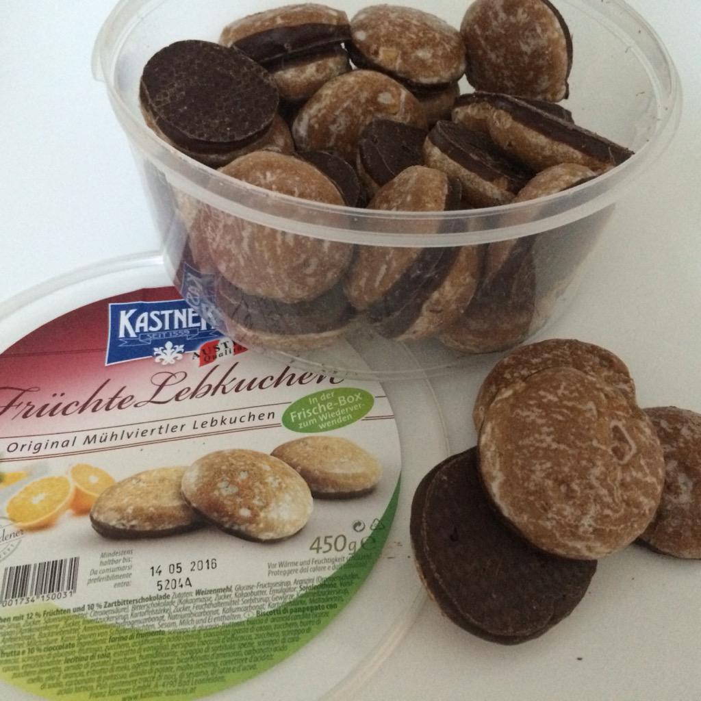 RuegerTill's tweet photo. #Weihnachten ist nicht mehr weit! Ich habe heute meine ersten #Lebkuchen gekauft und gegessen: http://t.co/34gHsoqqDX