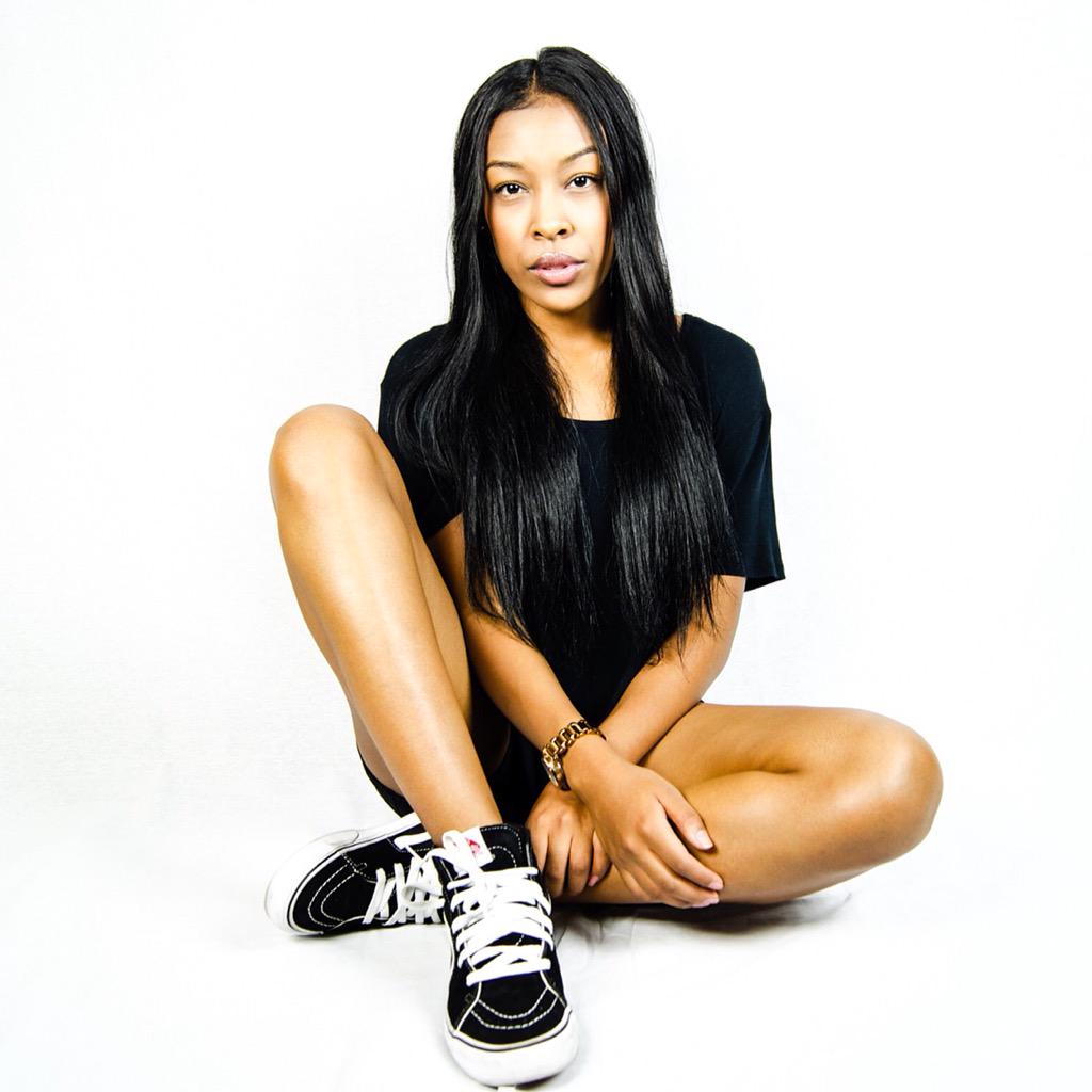 FlavaFe's tweet photo. My shoot with Kierra🌸 #soulmob #flava http://t.co/lzDQTxnxcP