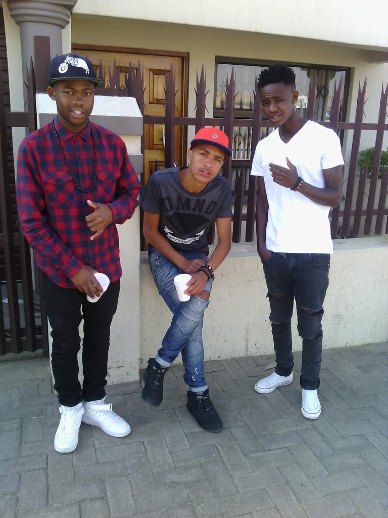 tabmacheru's tweet photo. WE DONT GIVE A FVCK ENTIRELY... http://t.co/rvDFHVYtVo