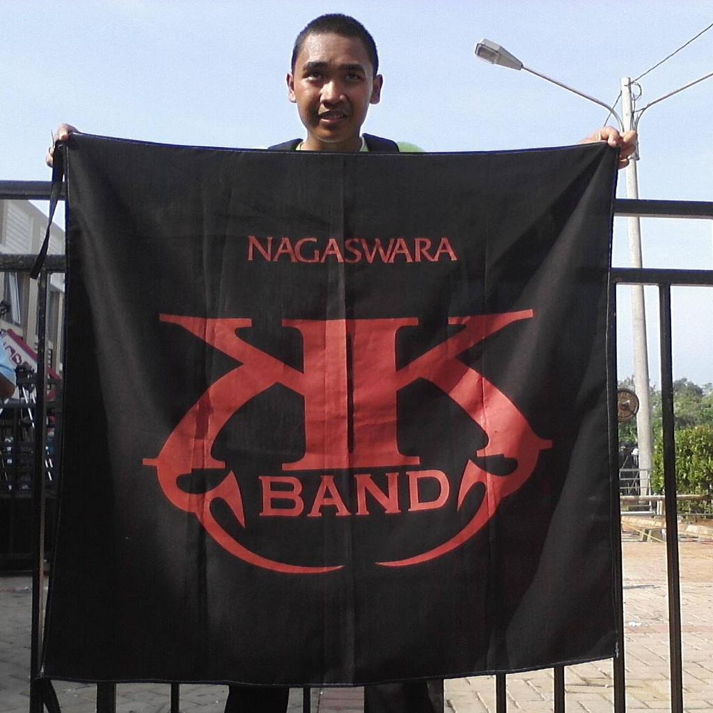 Ketua pahlawan kk indonesia bernama derry kurnia