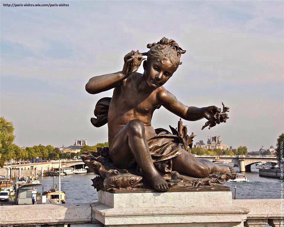 (Re)découvrez PARIS on Twitter "La charmante fillette à la coquille du