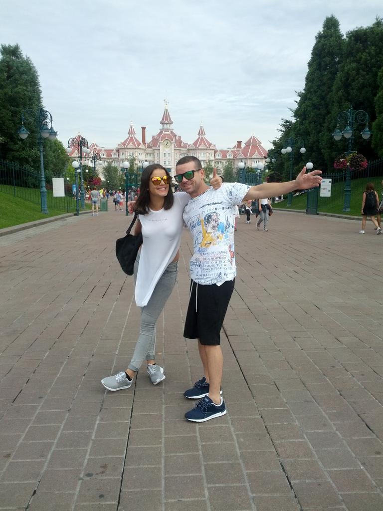 pepunt's tweet photo. #disneyland
paris  @acotcla http://t.co/3Tv8WoDKLC