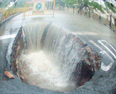 Rain in #Chennai. Read More: bit.ly/1P31GAq by <a href="/RidlrApp/">Ridlr App</a>