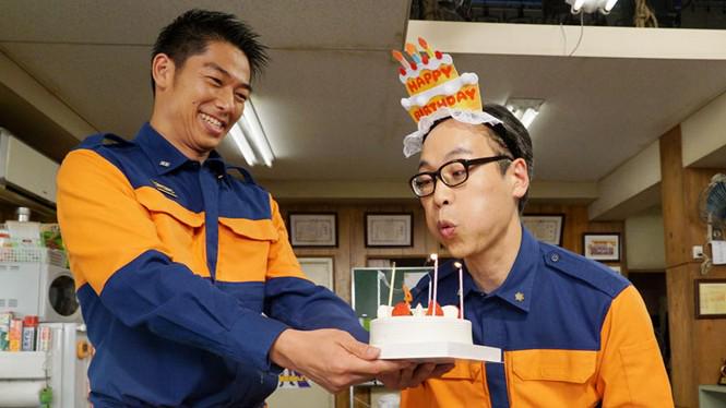 Exile 最新ニュース Akira 俳優の正名僕蔵が10日 ドラマ Heat 撮影現場で 45回目の誕生日を祝福された Akiraがバースデーケーキをあしらったカチューシャを付けて バースデーケーキを持って登場 Http T Co Tyjujstdkx Http T Co Upwdgoujan Exile 最新ニュース Akira 俳優の正名僕蔵が10日 ドラマ Heat 撮影現場で 45回目の誕生日を祝福された Akiraがバースデーケーキをあしらったカチューシャを付けて バースデーケーキを持って登場 Http T Co Tyjujstdkx Http T Co Upwdgoujan