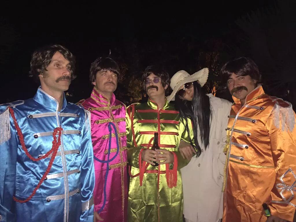 choongyan's tweet photo. #galacostume #vitacon15 Beatles and Yoko http://t.co/vWvSVtoZpc