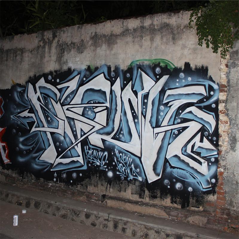 adhityaseg's tweet photo. CHAOS_mindart X kloning
#banyuwangi #graffiti #indonesia http://t.co/sjPmgMZd1H