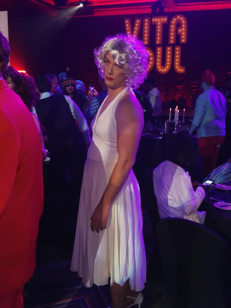 choongyan's tweet photo. #vitacon15 #galacostume #mydreamgal http://t.co/FTOIw1OZVh