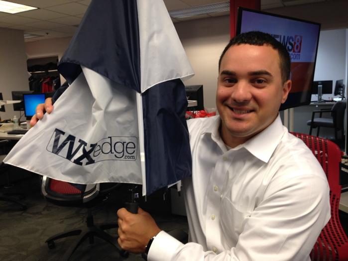jocelynmaminta's tweet image. Thanks @Kevin_Arnone 4 my #WXEdge umbrella-need it on day like 2day. #weathertalk #soakerTuesday
