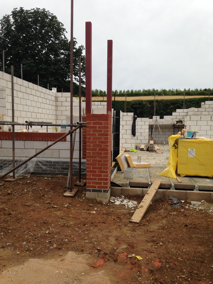 HungerfordVets's tweet photo. Building work coming along well! http://t.co/clfBznQMDp