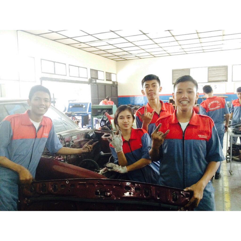 Karena momen ini sangat langka (re: pas gurunya ngilang)