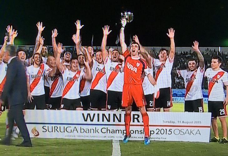 442's tweet photo. River goleó en Japón y sumó su tercer título internacional del año  → http://t.co/NsEyj0Fs5g http://t.co/khcGQ3wckC