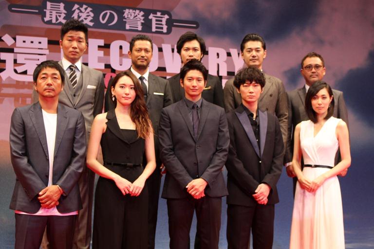 綾野剛 向井理は共演者を超えた友人 １０年後はお互いに隊長になっていたら面白い 向井理 吹石一恵 大森南朋 新垣結衣 池内博之 綾野剛 青木崇高 ニュースサイト Ovo オーヴォ 公式 Scoopnest