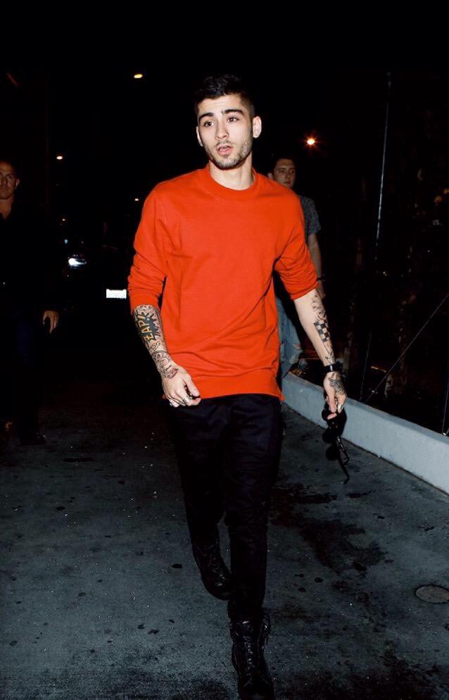 zainspics's tweet photo. HQ — Zayn arriving in Sky Bar, after premiere of the movie Straight Outta Compton Premiere, West Hollywood! http://t.co/dujXfOMIdf
