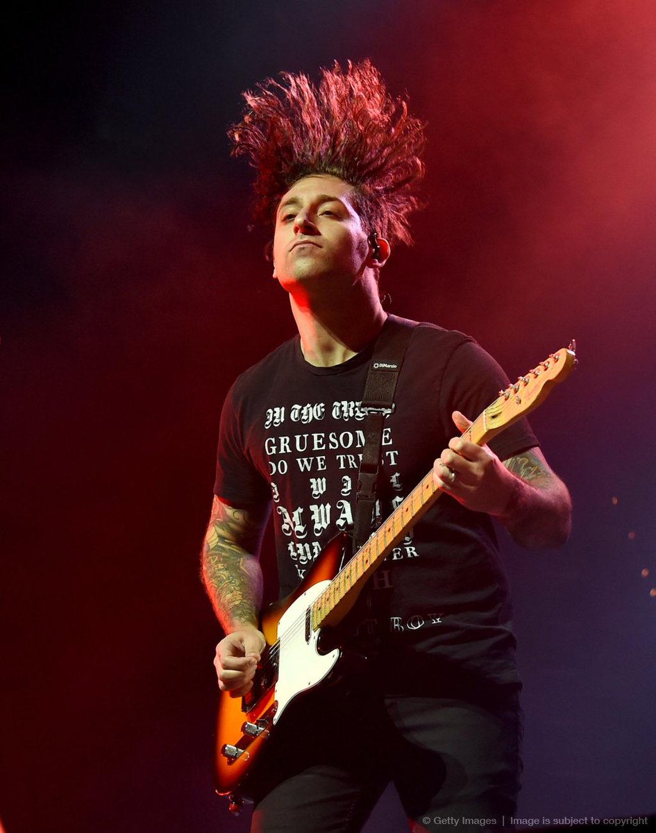 FallOutBoyInfo's tweet photo. The #BoysOfZummer tour has officially ended. 😓 Truly one of the most fun zummer ever. 👍 http://t.co/M53xyG7BVU