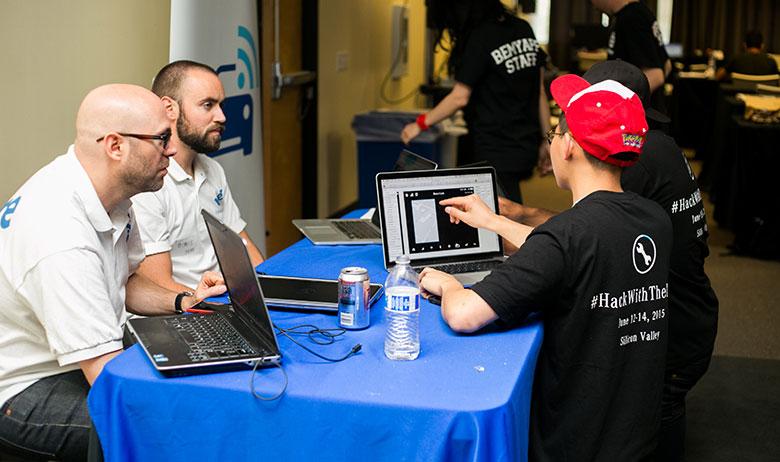 here's tweet photo. HERE gives direction at Mercedes-Benz hackathon #hackwiththebest http://t.co/vHa83AfKQv http://t.co/LQbFBvdwYQ