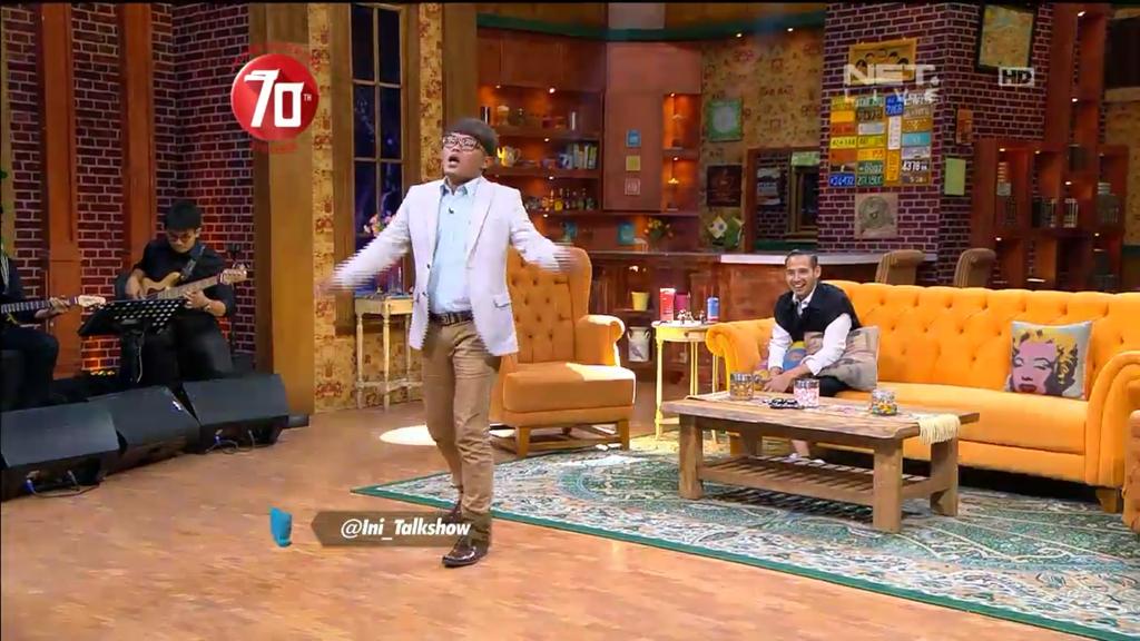 Duosolpet's tweet photo. @Ini_Talkshow awaaass kaangg tenggorokn nya @newsuleprikitiw sampai segitunya 😢 http://t.co/7CEqEOuJMt