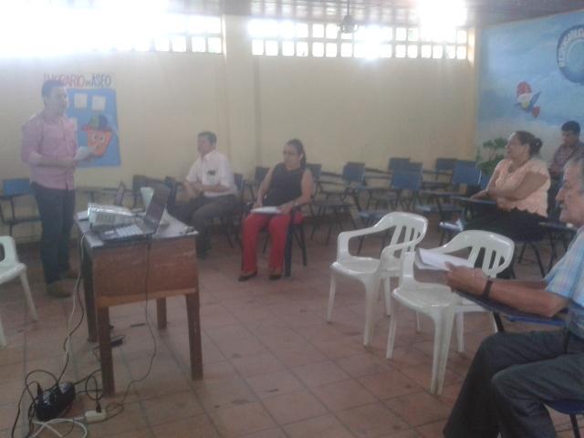 sarrieta19's tweet photo. I Encuentro interno de experiencias de enseñanza de la Lengua Castellana IE General Santander.  @SemMonteria http://t.co/MRae4i0ZsK