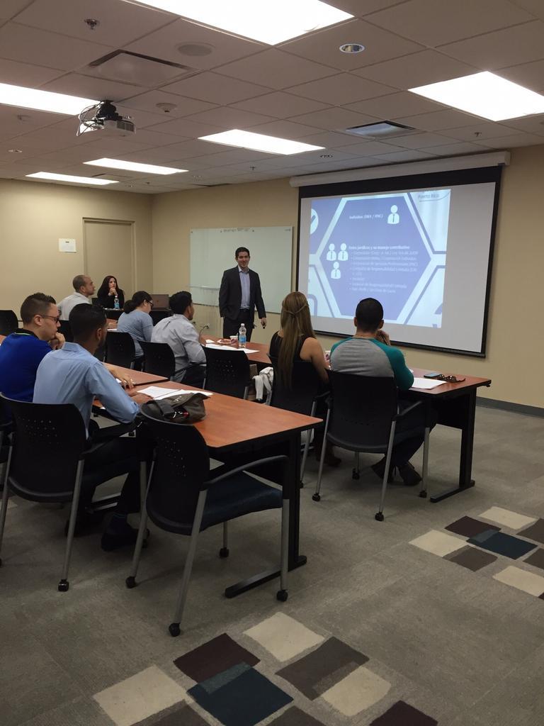 ICS_CPA's tweet image. ICS SFAI seminario para comerciantes y estudiantes. CPA Leonel Villarreal  #ICS #pymes