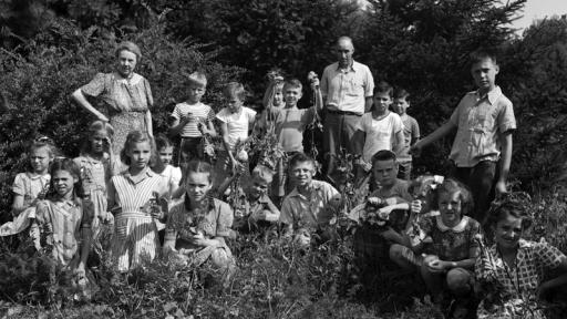 Check out <a href="/IUBArchives/">Indiana University Archives</a> 'Food on the Home Front' exhibit at @HermanBWells before it closes Fri: go.iu.edu/CiA