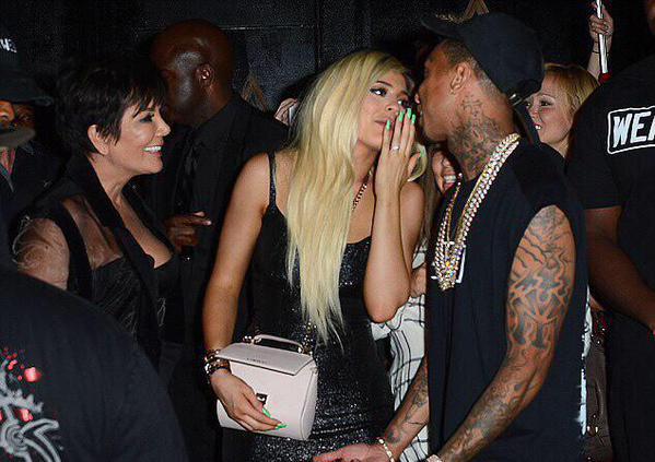 Common White Girl tweet media