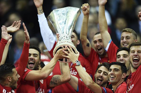 MiSevillaFC11's tweet photo. Vamooos mi Sevilla, vamos campeón!!!! Looolololooo http://t.co/qTWWEBbUex