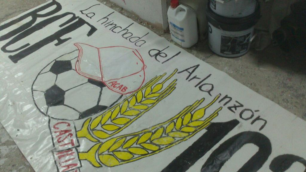 JumbaBCF's tweet photo. Ayรบdanos a dar color al Fondo cada partido. Si te gustan los tifos, tu sitio estรก entre nosotros. #JoinTheRejects http://t.co/KQrBPJ1diw