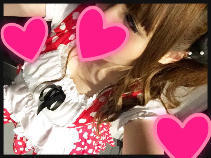T.M.Revolutionのライブみてきましたー(*&acute;Д｀*)！パフィーと対バン！ 西川さんがカッコよすぎて美しすぎて幸せでした(つ&forall;｀*)♡ お友達とおそろいのミ○ーちゃん風メイドさん着たよ♪ メイド感わかるかな？
