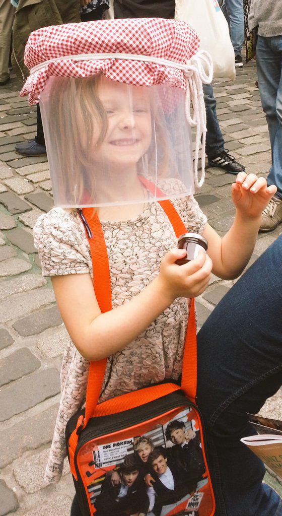RosenBenji's tweet photo. Loving giving out jam on the mile for @MDsComedyRevue http://t.co/9w1LAG1qmS
