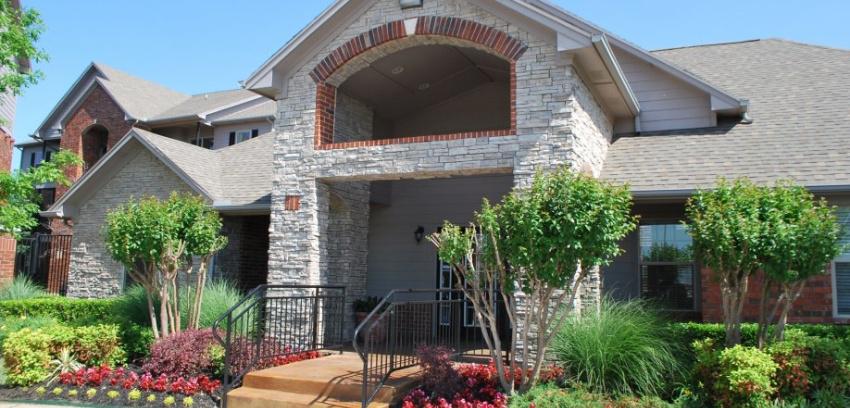 HeightsBattleCk's tweet photo. The Heights at Battle Creek is a short ride to downtown #Tulsa! Give us a call to... http://t.co/O2sDWUFNVH http://t.co/67oN0jCZdo