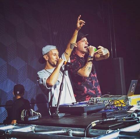 clementinos_'s tweet image. Se non ci foste bisognerebbe inventarvi!! ❤❤❤
#misamores #Clementino #Tyone 
@ty1official 💙 @CLEMENTINOIENA 💙