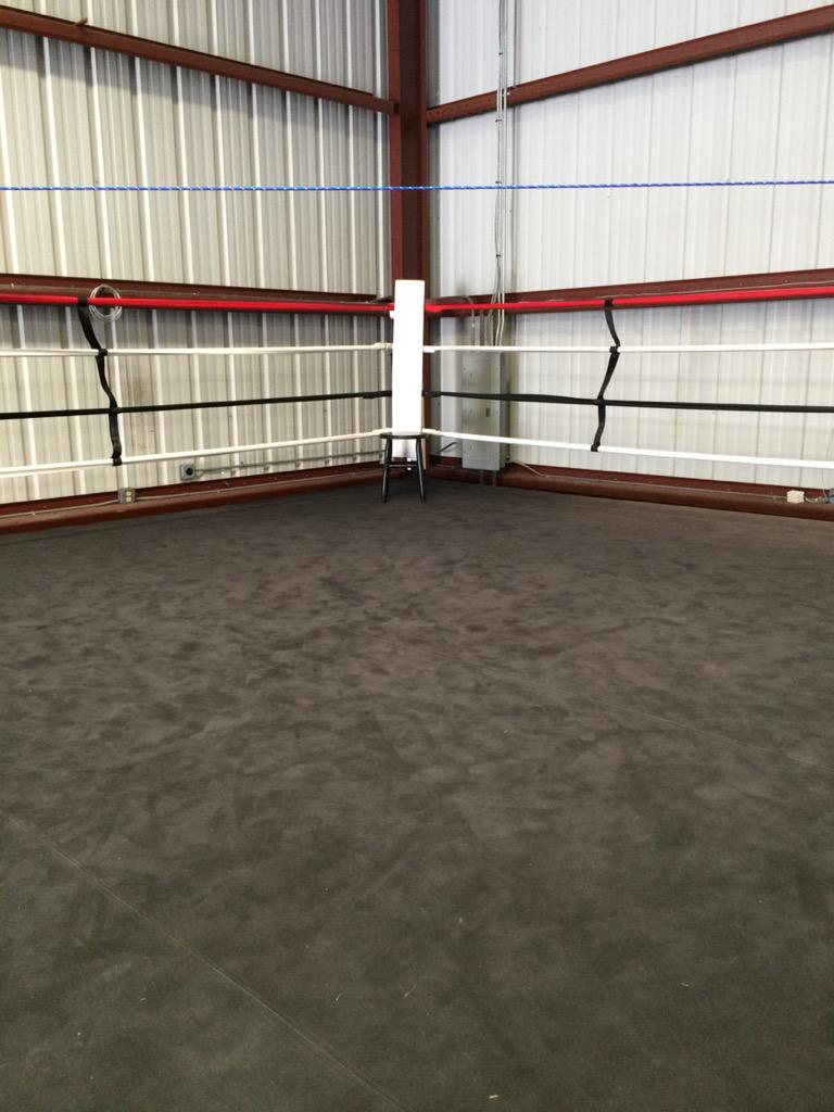GymAmp's tweet photo. Who is trying to #spar today? #AmpHardcoreGym is the place to do it. Our regulation #boxing ring gives a live feel👊🏼💥 http://t.co/KU39kv9hef