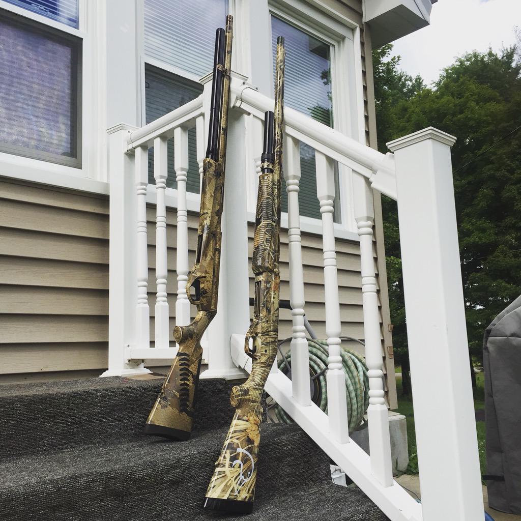 FinalFlight_NY's tweet photo. Got the Benelli's cleaned, lubed and ready to toss the lead #earlygoose #Sept1 @BeavrCreekCalls http://t.co/zlpCqu2WzO